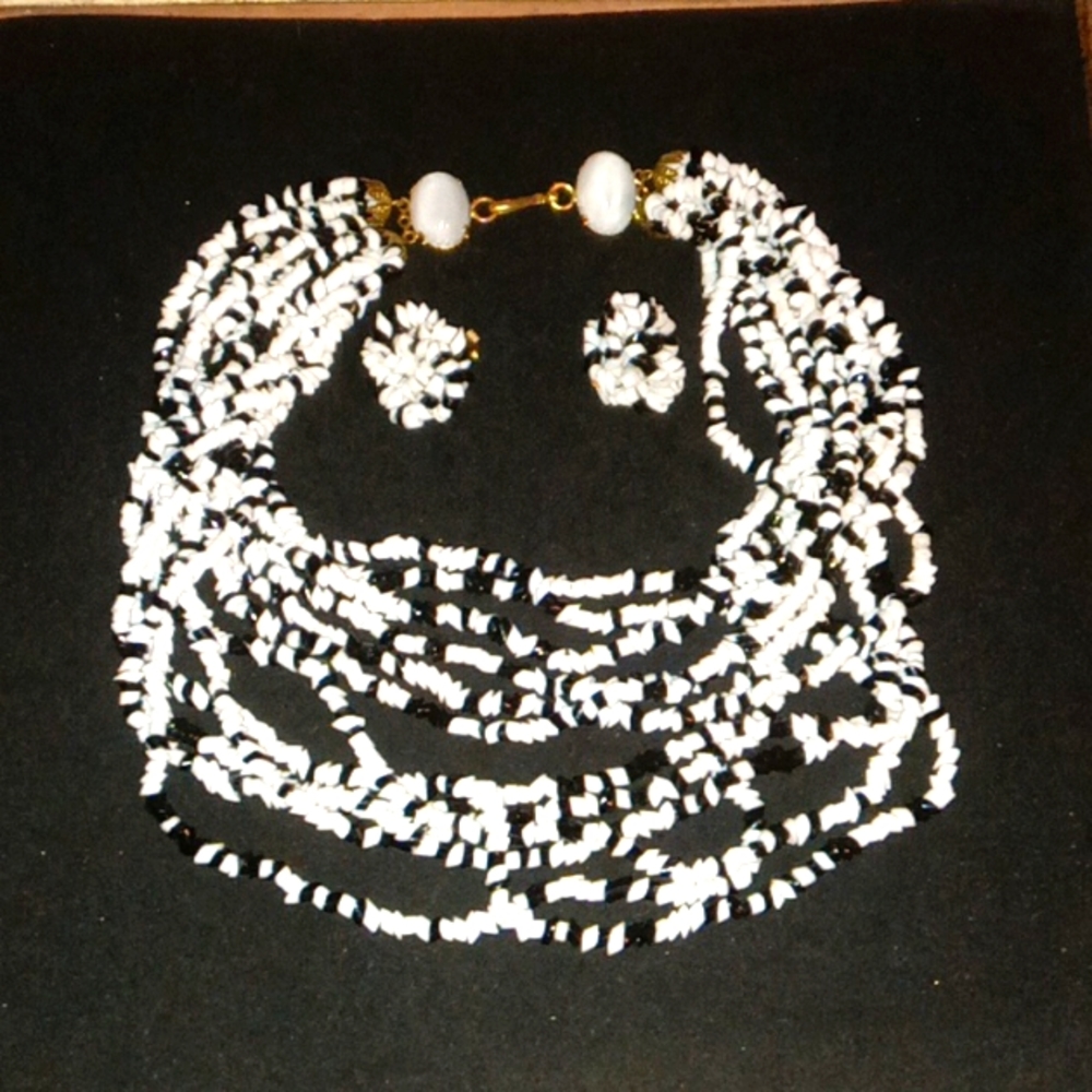 Vintage Shell Multi Strand Bib Necklace with Matching Earrings. Good Condition.